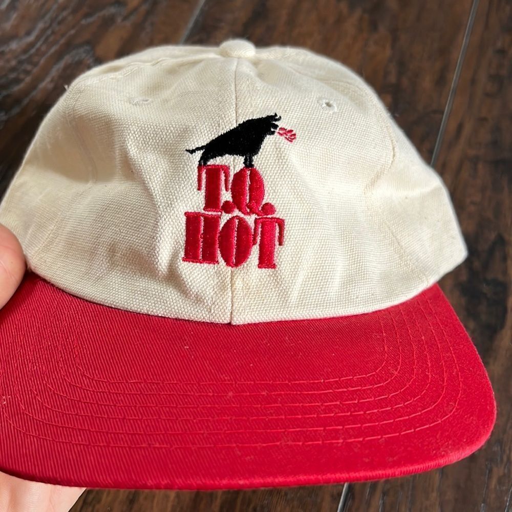 VTG tq hot hat with embroidered bull spitting flames EUC leather strap‎